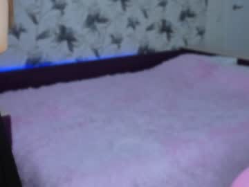 girl
        mollyshine_ cam image #2529892