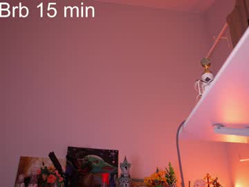 girl
        lil_eva cam image #4382820
