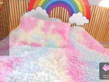 girl
        little_effy18 cam image #2488252