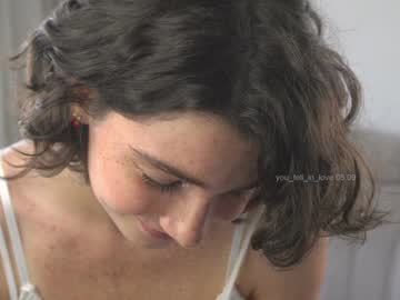 girl
        you_fell_in_love cam image #3314984