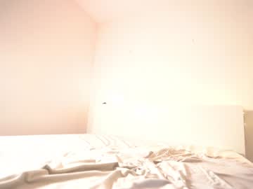 girl
        reei__ cam image #2470513