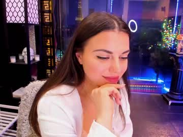 girl
        alma_pearl cam image #930199