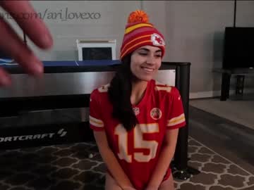couple
        ari_lovexo cam image #582978
