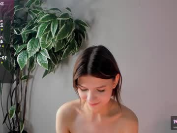 girl
        sloanesharp cam image #3139717