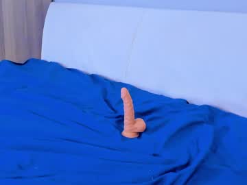 girl
        kittycaitlin cam image #1559045