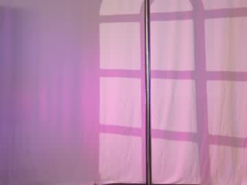 girl
        kittycaitlin cam image #3226009
