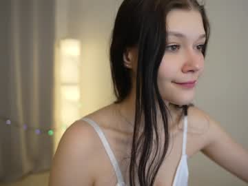 girl
        kelly_ember cam image #3880901