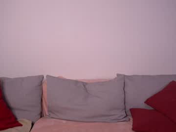 girl
        toxl cam image #1353216