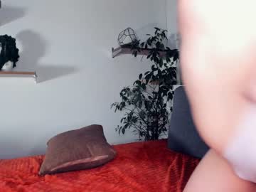 girl
        sun_shiiine cam image #1928957
