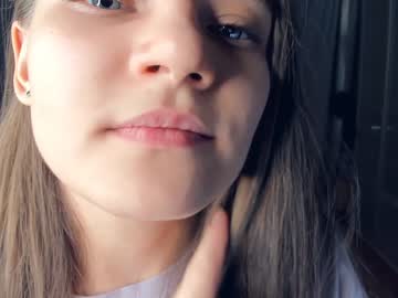 girl
        sunshy_girl cam image #873288