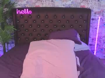 girl
        angelina_new cam image #2735710