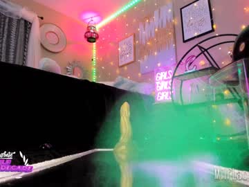 girl
        milf_lacey cam image #581591