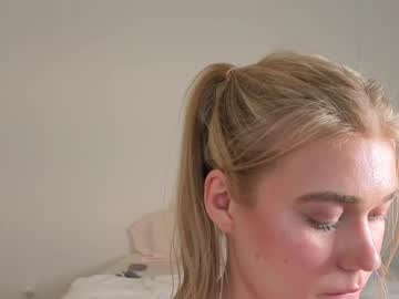 girl
        urfavcollegegirl cam image #4060368