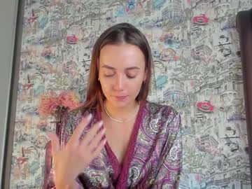 girl
        angelina_new cam image #1044180