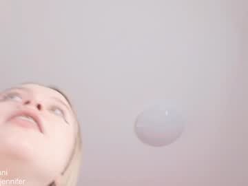 girl
        jelli_jennifer cam image #3989557