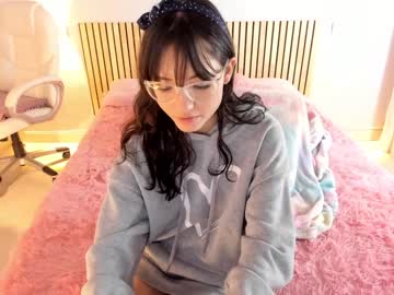 girl
        little_effy18 cam image #1258781