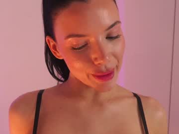 girl
        nina_yv cam image #4047800