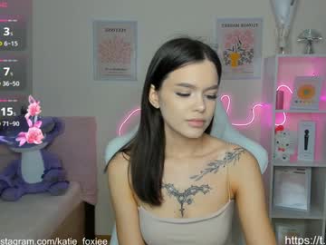 girl
        katiefoxie cam image #3558835