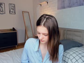 girl
        katy_best_ cam image #2511396