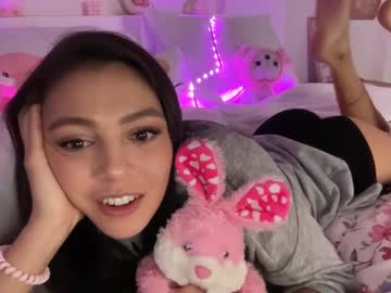 girl
        keirasworld cam image #4534688