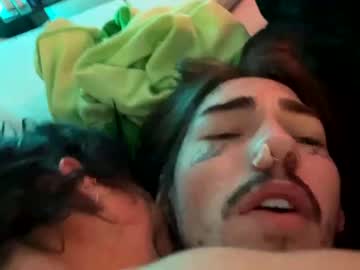 couple
        peachprincess_ cam image #1950605