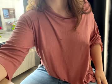 girl
        nyconik cam image #4181403