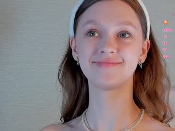 girl
        cwenhardey cam image #3961450