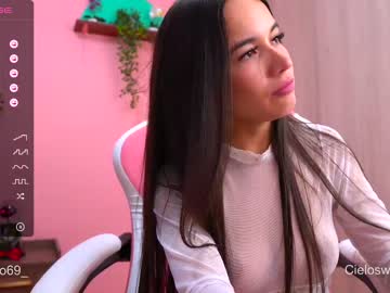 girl
        cielo69_ cam image #1536604