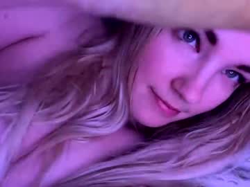 girl
        mariah95 cam image #1306307