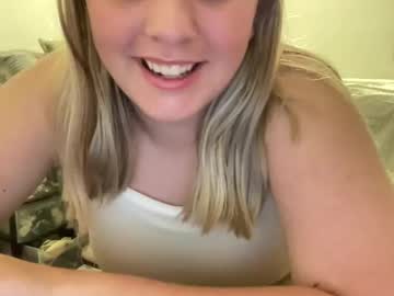 girl
        prettybeth57 cam image #3548406
