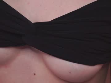 girl
        _icecrystal cam image #3391592