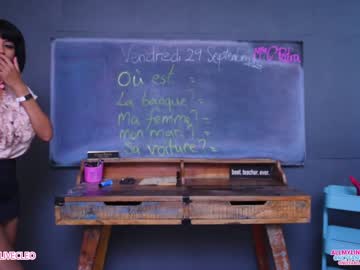 girl
        livecleo cam image #1675906