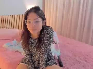 girl
        little_effy18 cam image #1364095