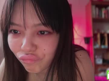 girl
        tiny_sora cam image #4071981