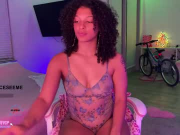 girl
        princess_cece cam image #4515481