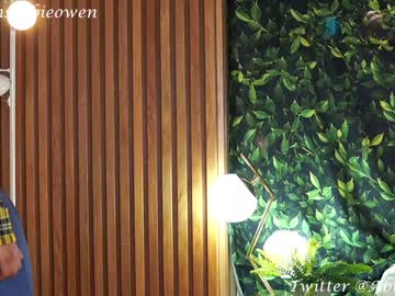 girl
        abie_owen cam image #3529541