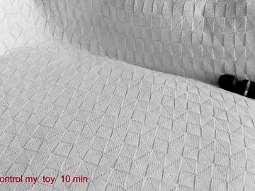 girl
        carolinaherera cam image #4636946