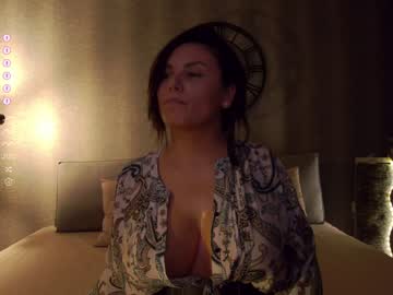 girl
        karrin cam image #1761129