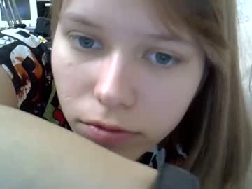 girl
        the_partisan cam image #2562759