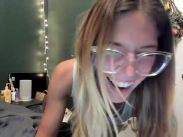 girl
        oliviahansleyy cam image #2786759