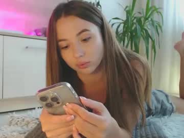 girl
        meryfoxxx cam image #2917770