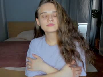 girl
        sunshy_girl cam image #906714