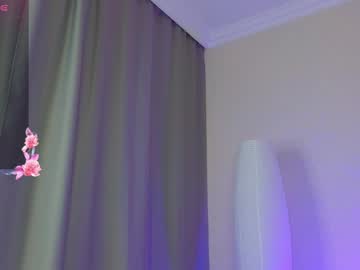 girl
        oskelly cam image #4035730