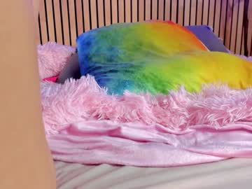girl
        little_effy18 cam image #3078329