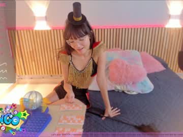 girl
        little_effy18 cam image #1545390