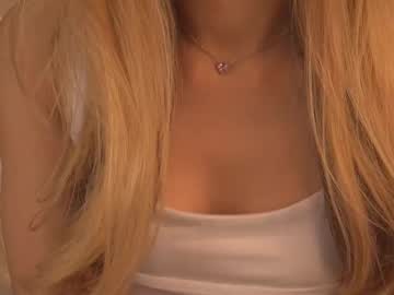 girl
        my_little_pollly cam image #4427108