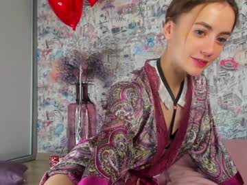 girl
        angelina_new cam image #589100