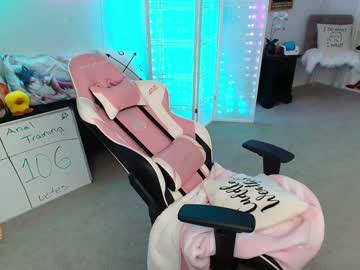 girl
        foxy_gamer cam image #4251344