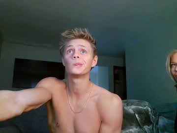 couple
        fitsexyboii cam image #2325542