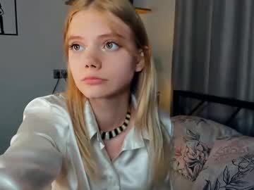 girl
        ch3rryt0ffee cam image #4469863